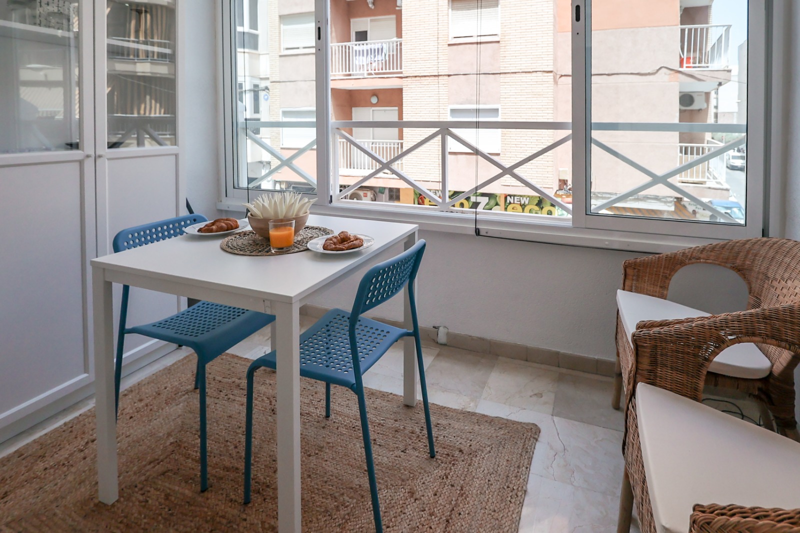 Beachside Studio (28m2) for Rent – Just 50 Meters from the Sea! 🏖️ — Torrevieja — image 2