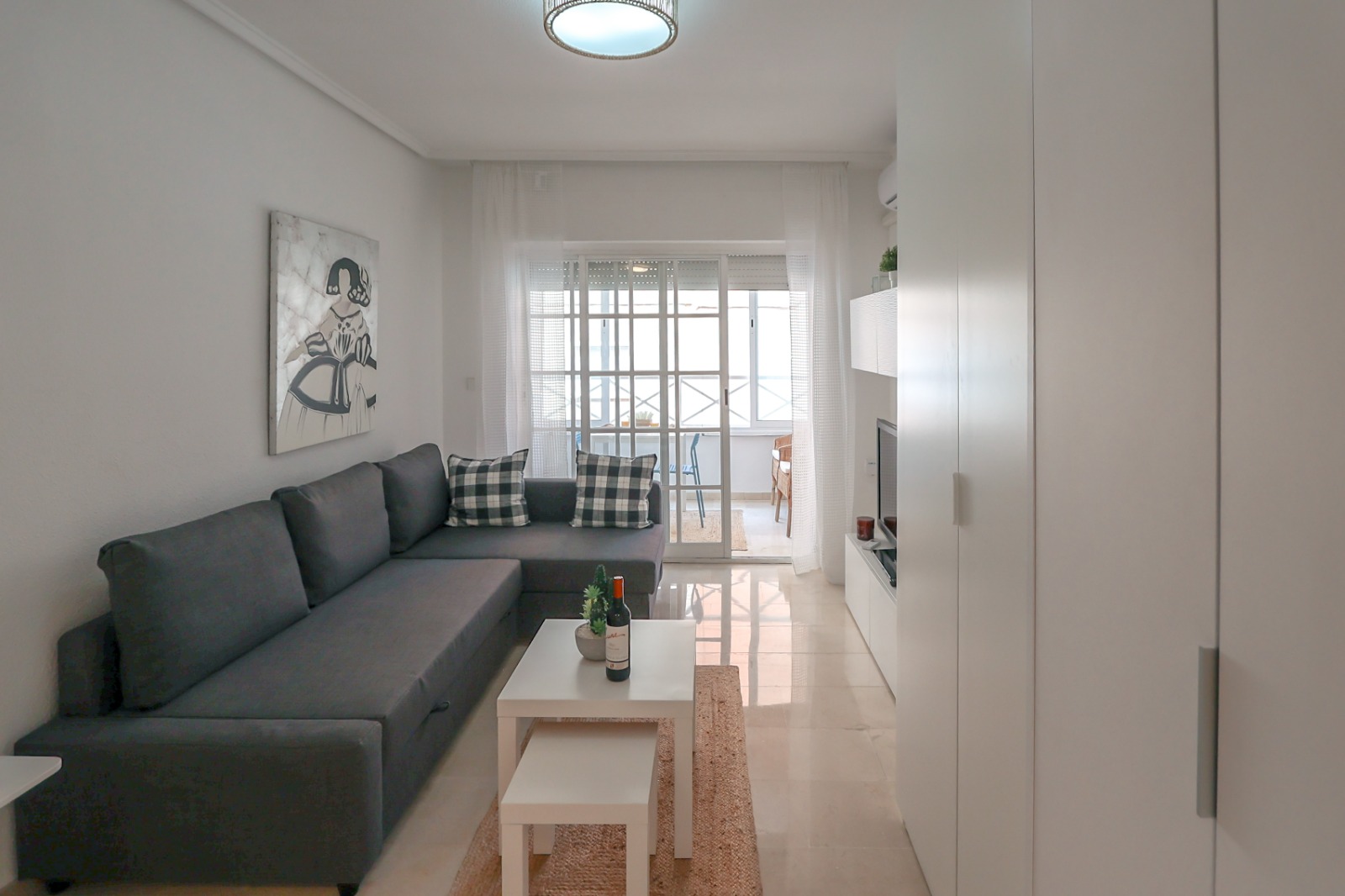 Beachside Studio (28m2) for Rent – Just 50 Meters from the Sea! 🏖️ — Torrevieja — image 3